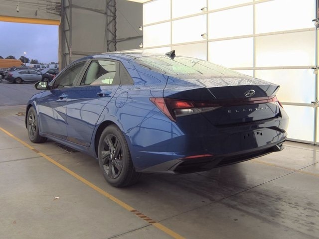 2022 Hyundai Elantra SEL Convenience photo 6