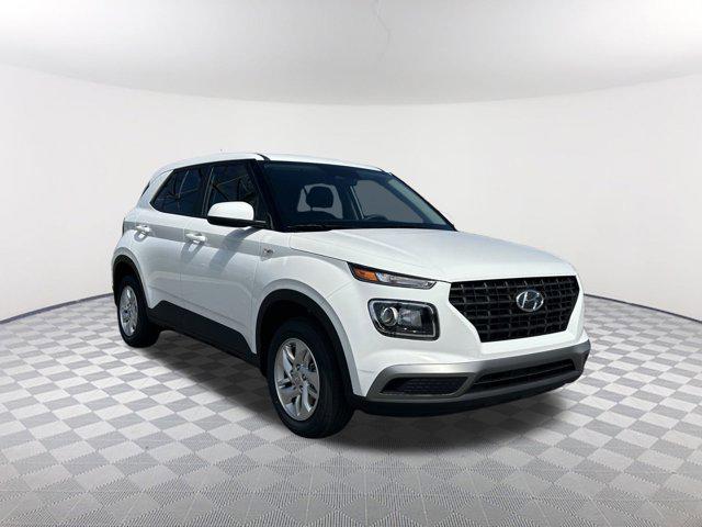 2025 Hyundai Venue SE photo 3