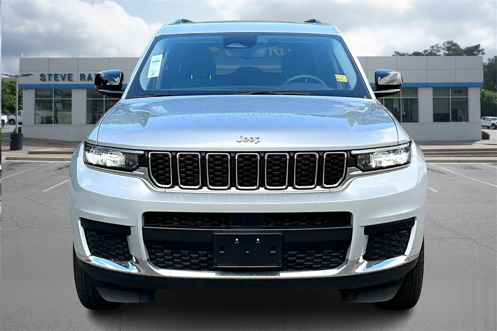 2023 Jeep Grand Cherokee Laredo photo 2