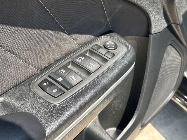 2022 Dodge Charger SXT photo 6