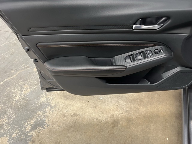 2022 Nissan Altima 2.5 SR photo 16