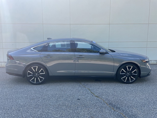 2024 Honda Accord Hybrid Touring photo 3