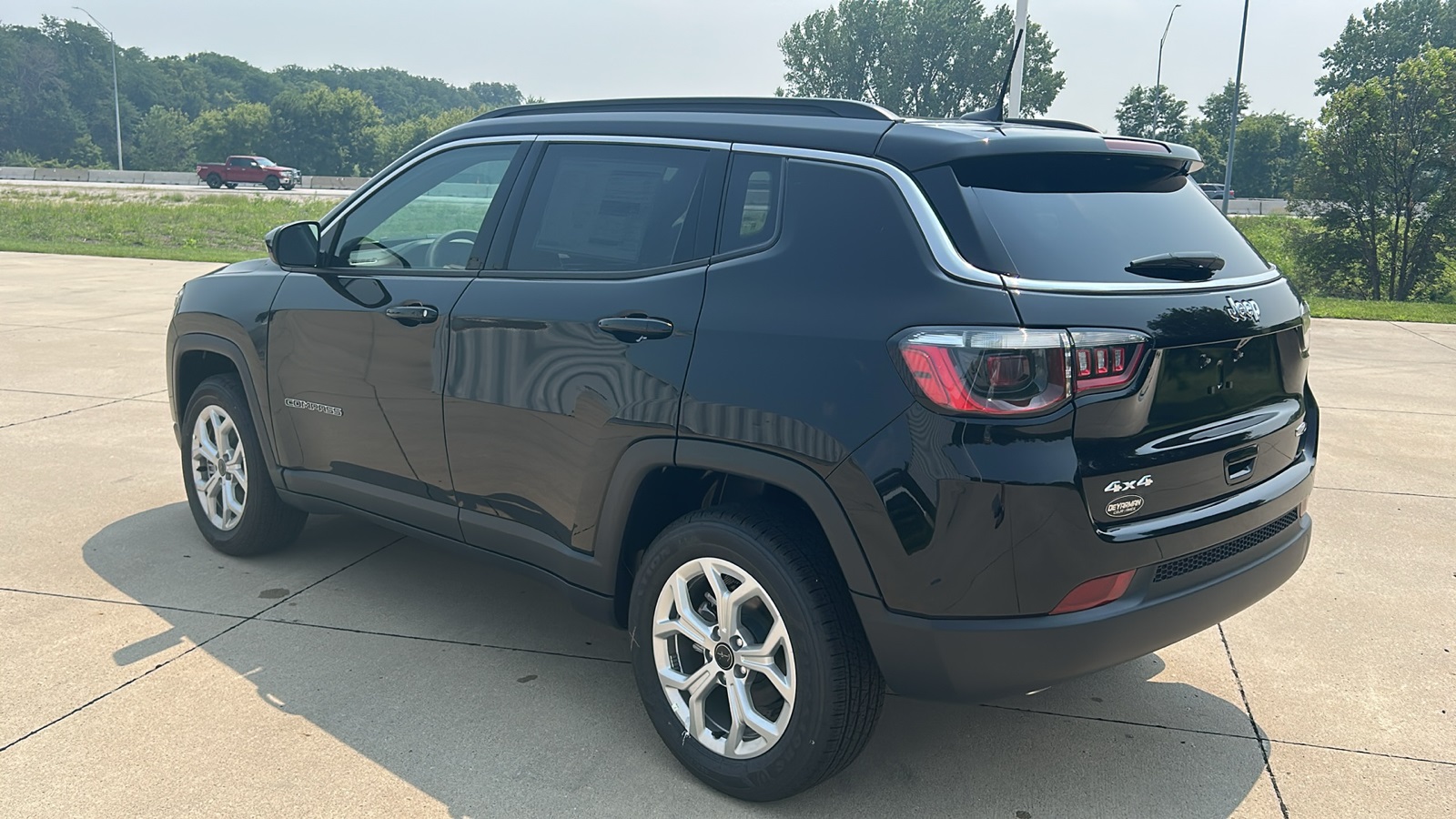 2025 Jeep Compass Latitude photo 5