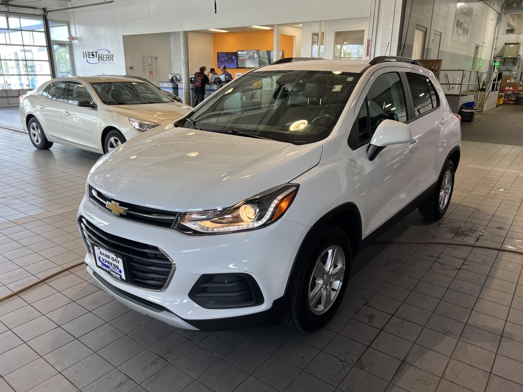 2021 Chevrolet Trax LT photo 3