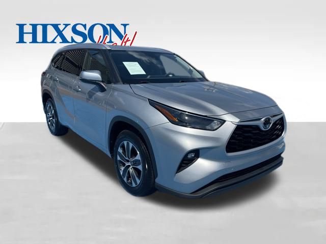 2022 Toyota Highlander XLE photo 11