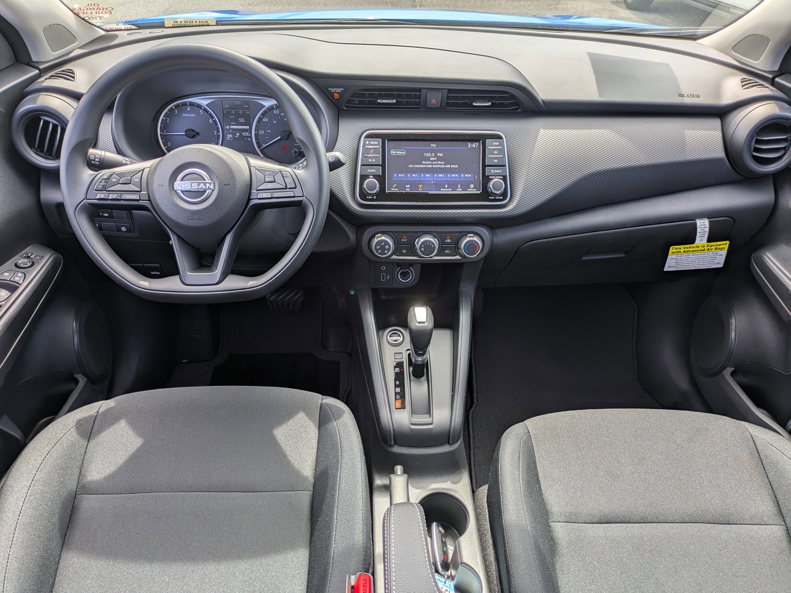 2025 Nissan Kicks Play S photo 6