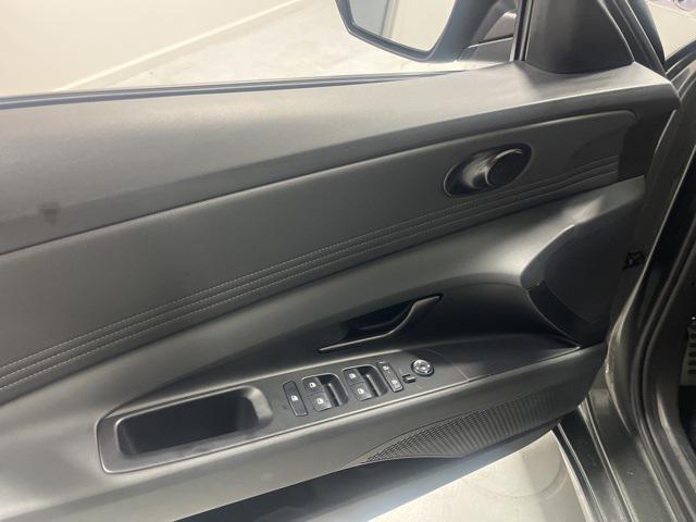 2025 Hyundai Elantra SEL Sport photo 6