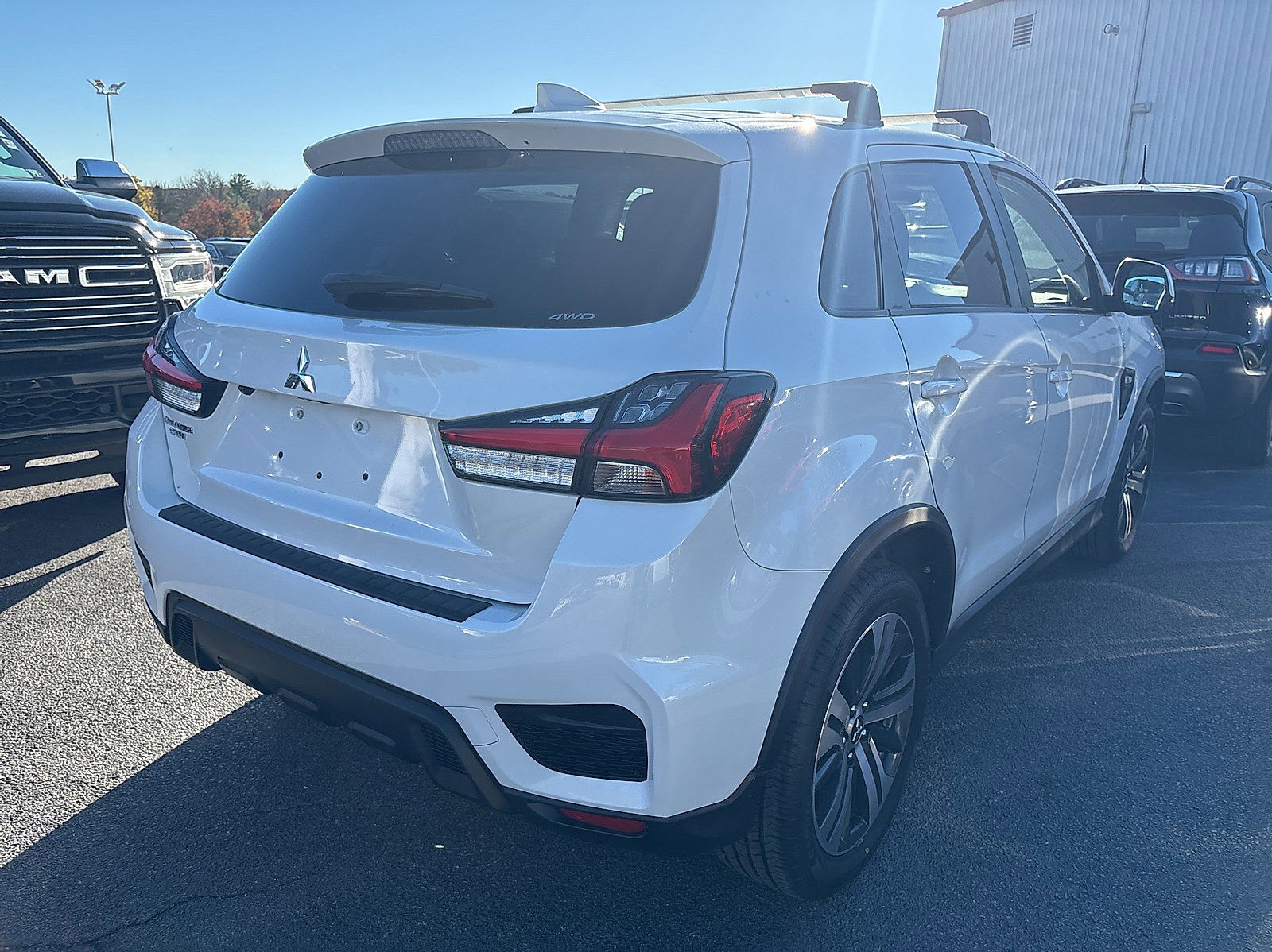 2021 Mitsubishi Outlander Sport ES photo 3
