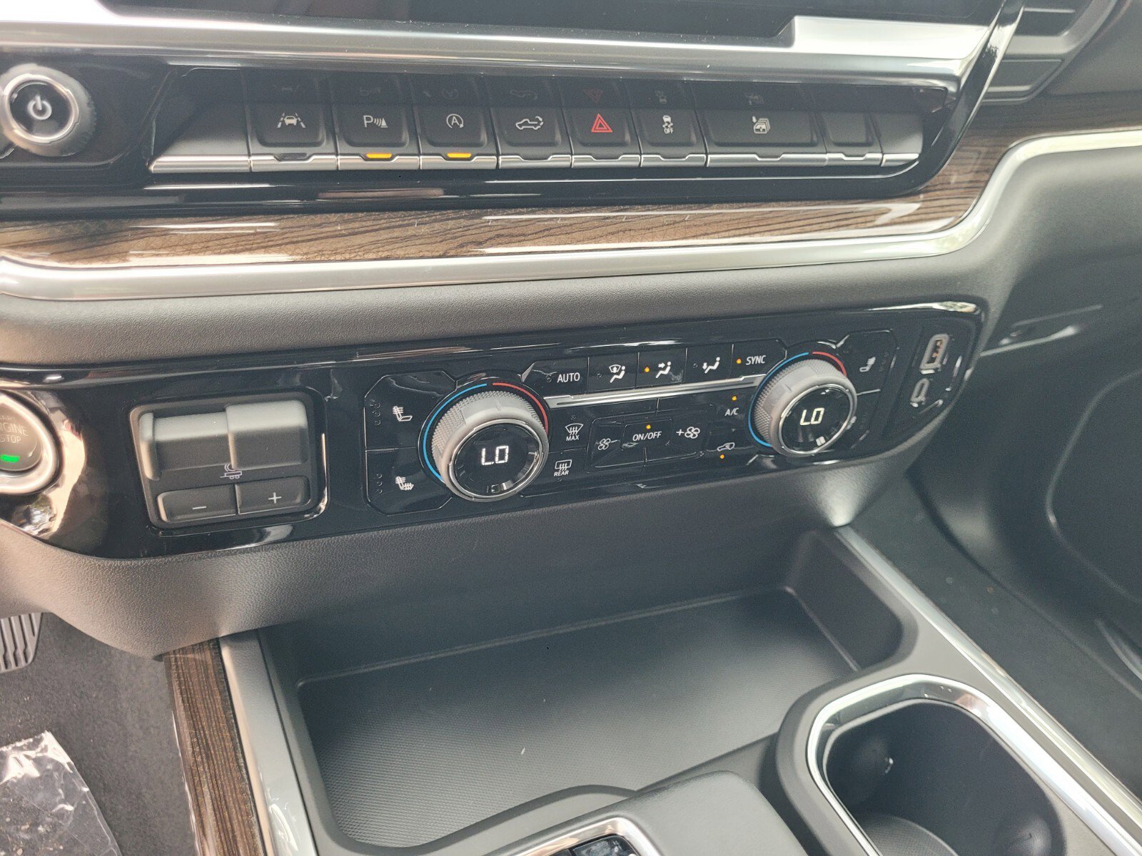 2025 Chevrolet Silverado 1500 RST photo 28