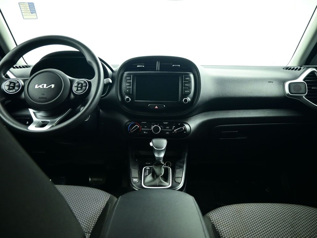 2022 Kia Soul LX photo 9