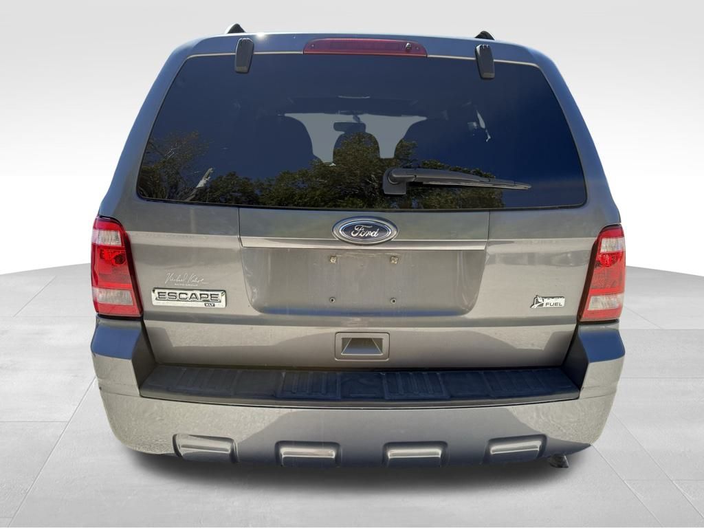 2011 Ford Escape XLT photo 4