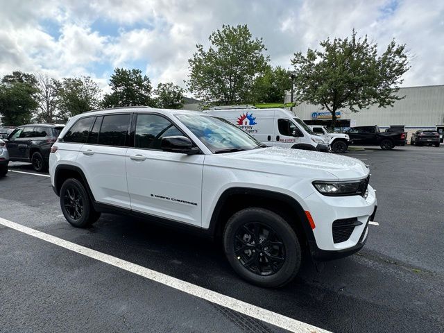 2025 Jeep Grand Cherokee Altitude X photo 2