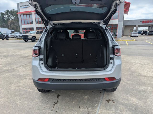 2025 Jeep Compass Latitude photo 5