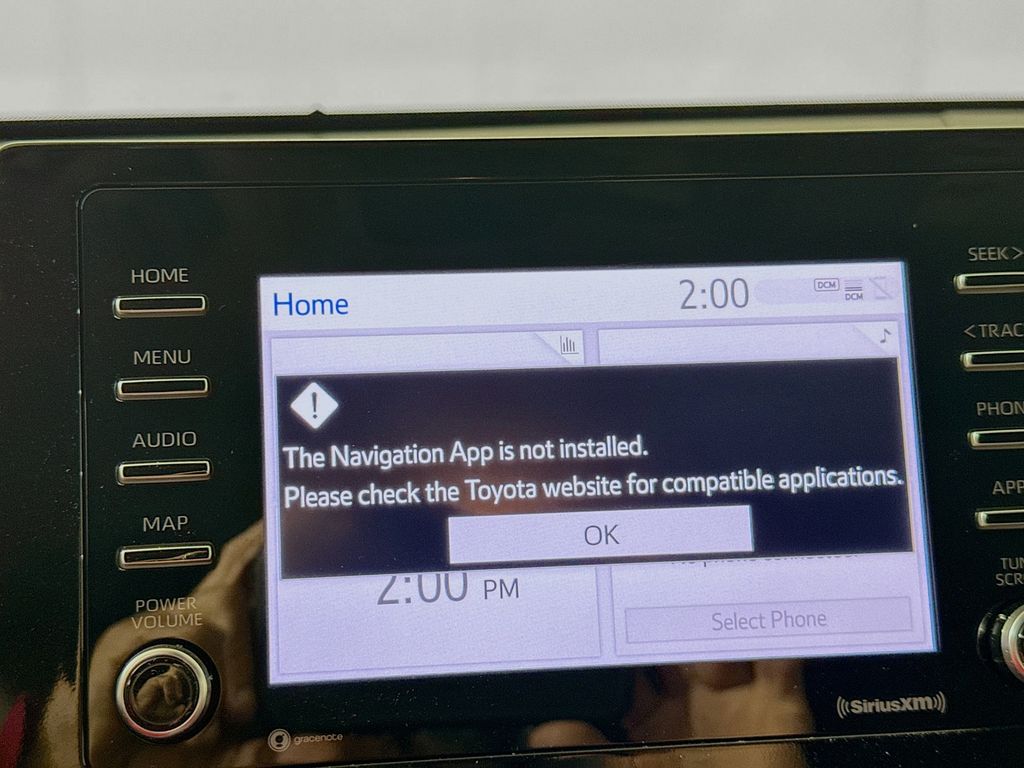 2023 Toyota Camry Hybrid LE photo 13
