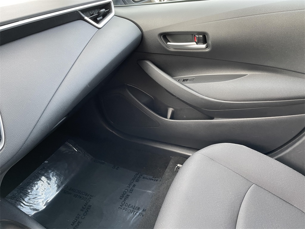 2021 Toyota Corolla LE photo 22