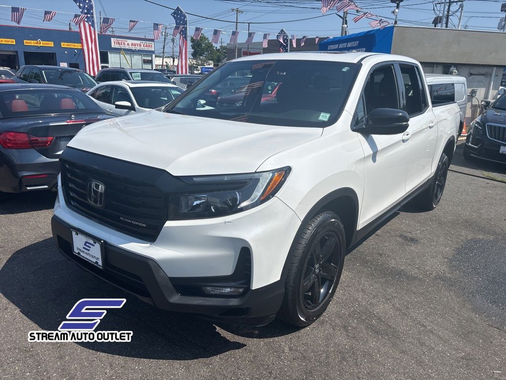 2023 Honda Ridgeline Black Edition photo 3