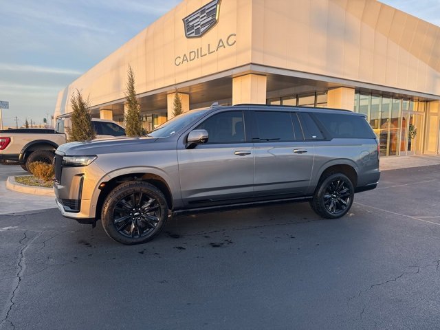 2022 Cadillac Escalade ESV Sport's photo