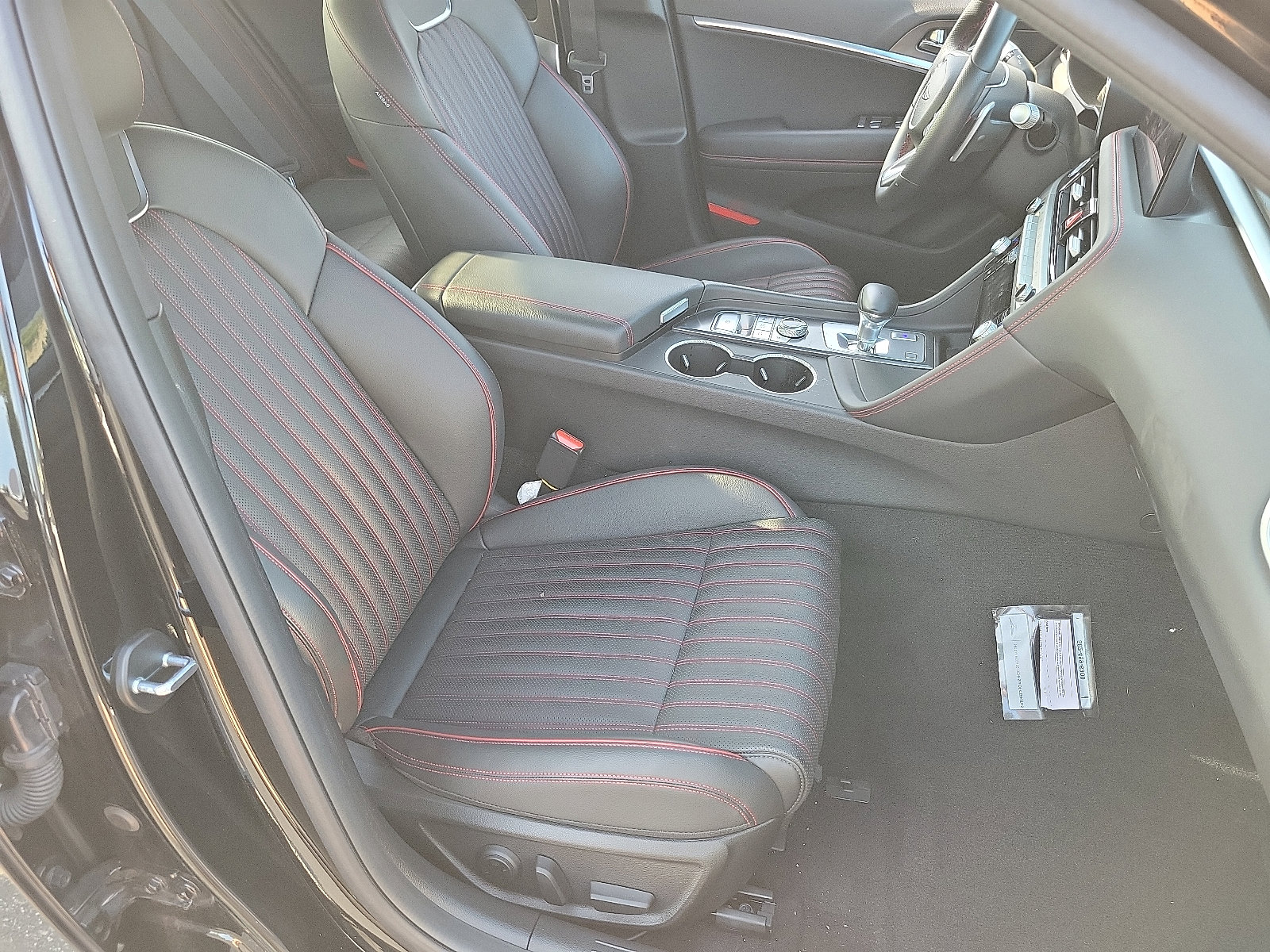 2025 Genesis G70 3.3T Sport Advanced photo 16
