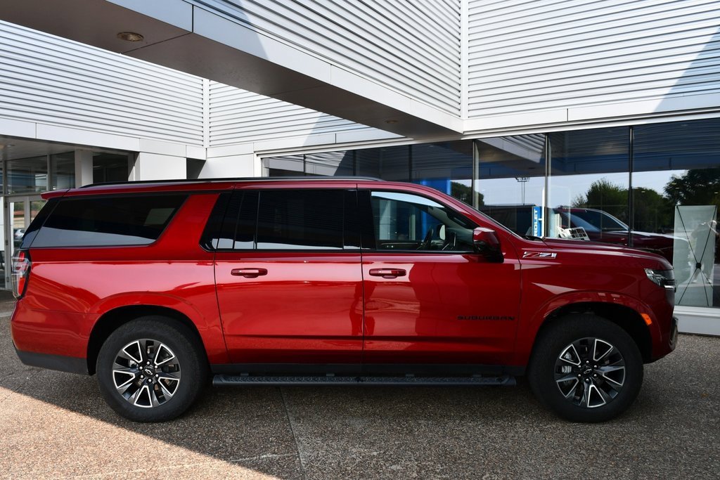 2023 Chevrolet Suburban Z71 photo 8