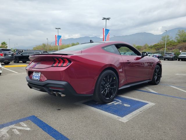 2025 Ford Mustang GT photo 4