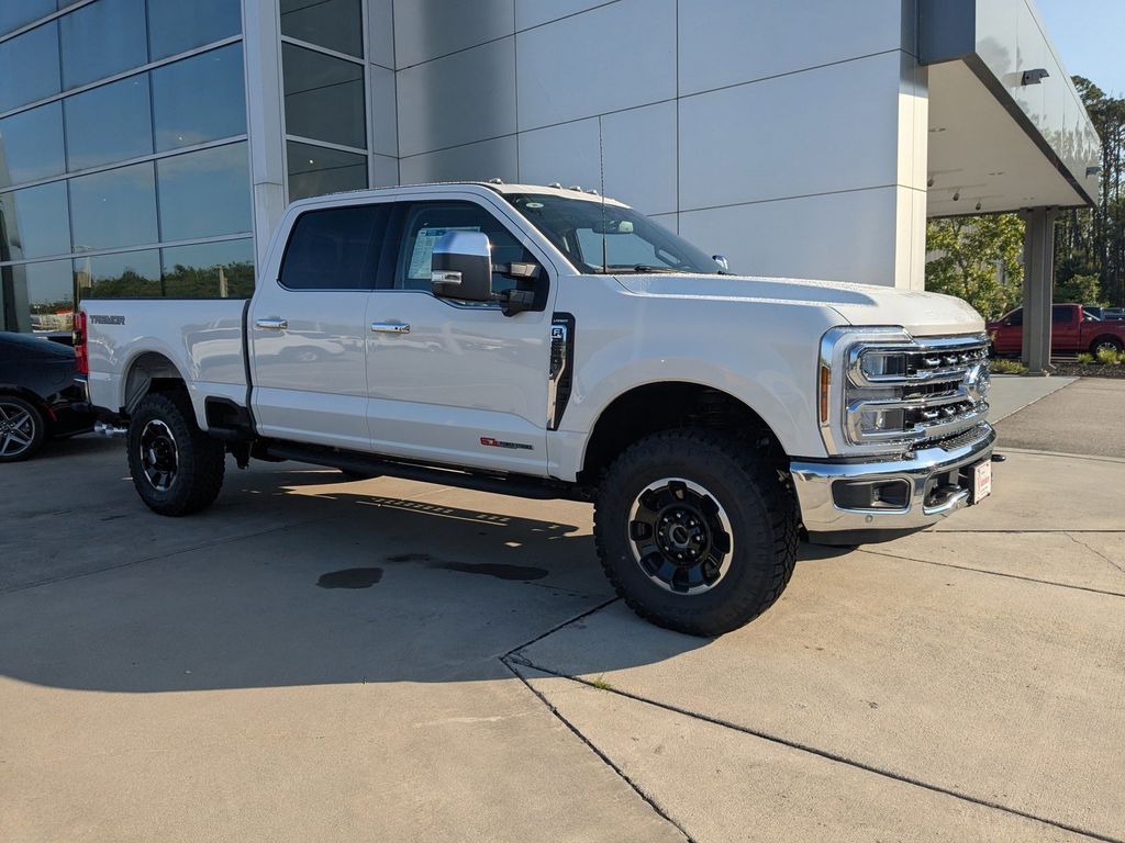 2025 Ford F-250 Lariat photo 2