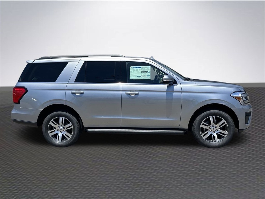 2024 Ford Expedition XLT photo 3