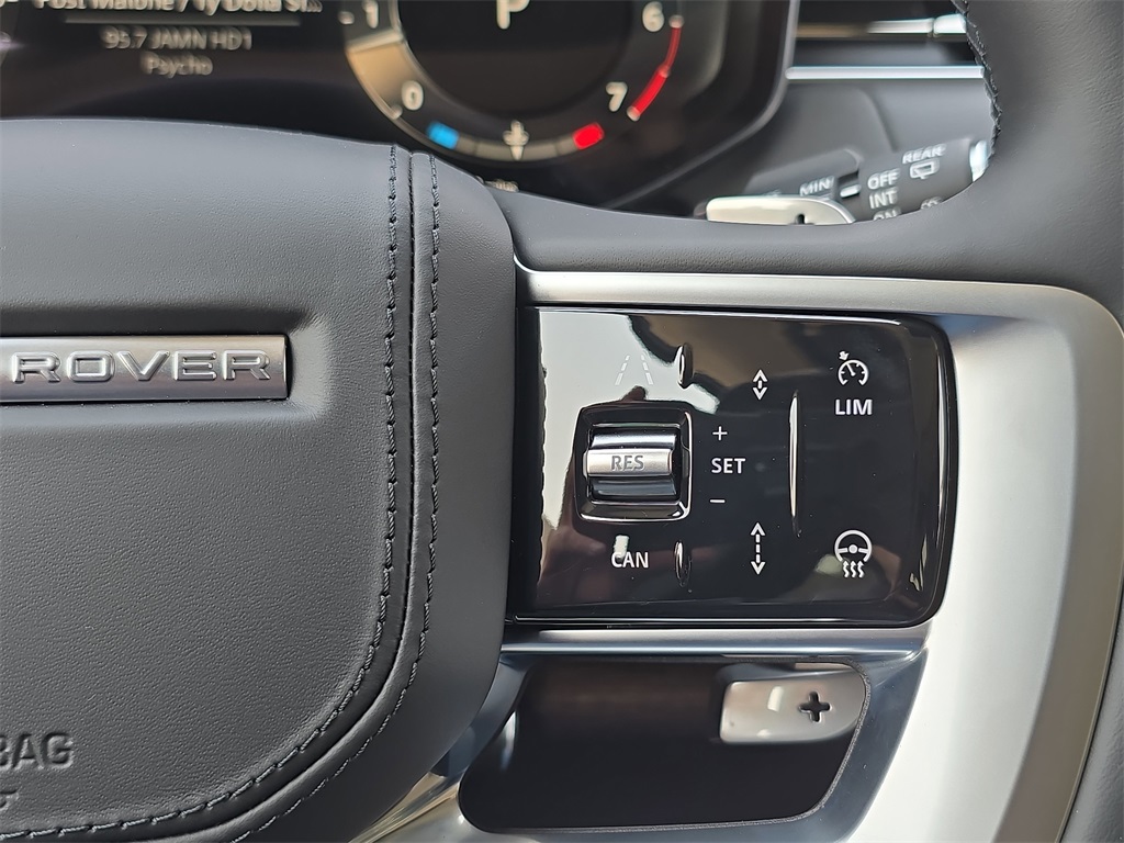 2025 Land Rover Range Rover SE photo 19
