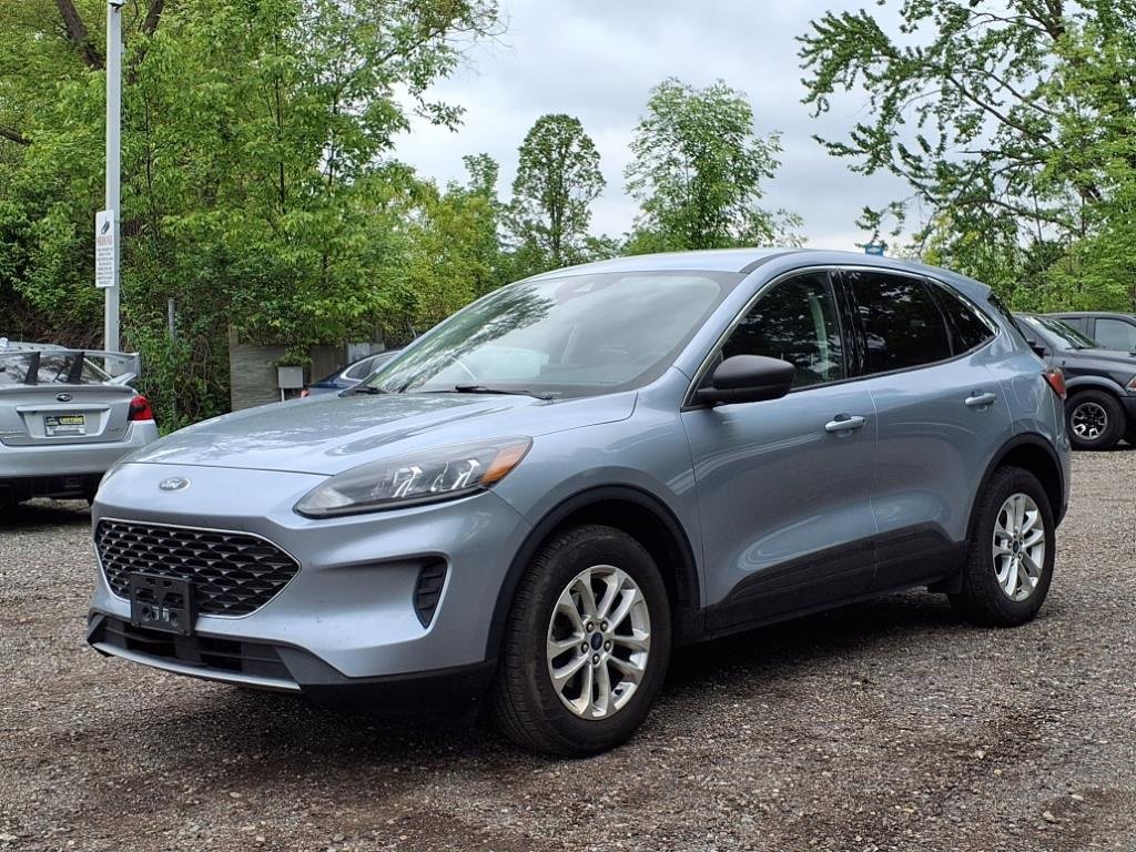 2022 Ford Escape SE photo 3