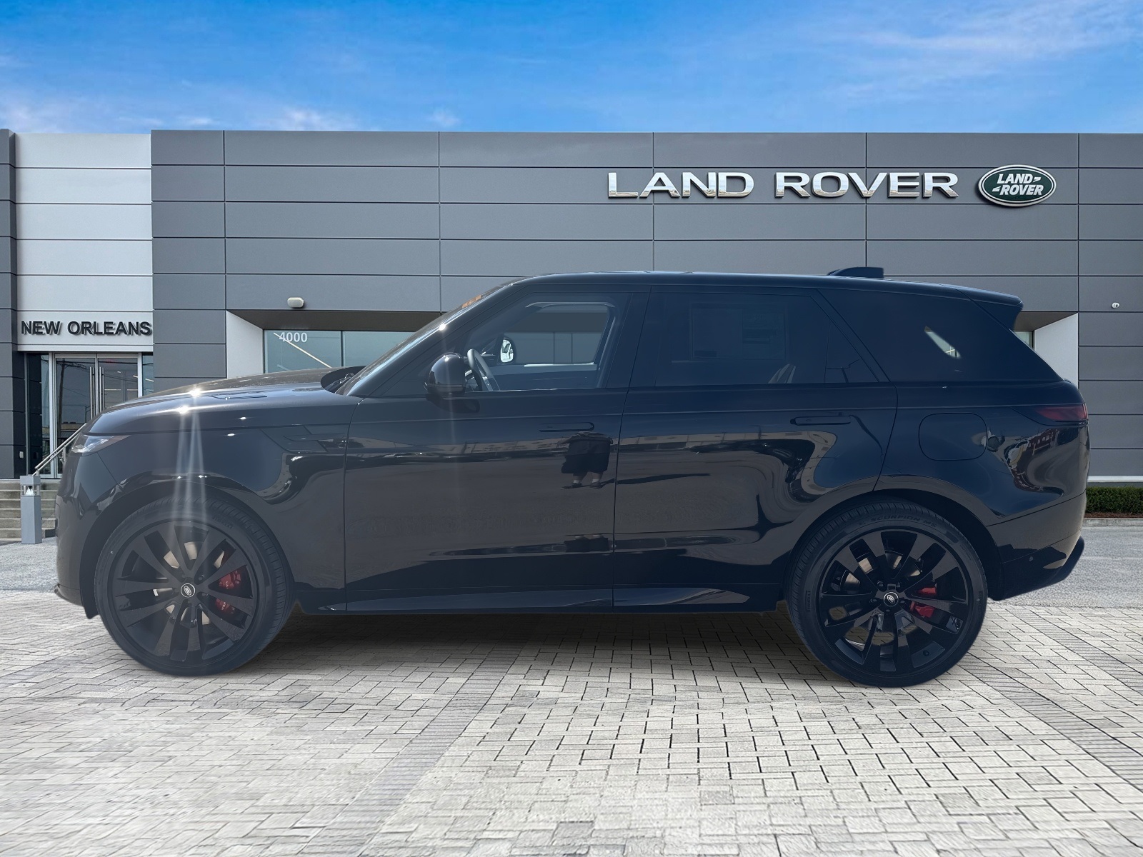 2025 Land Rover Range Rover Sport SE photo 2