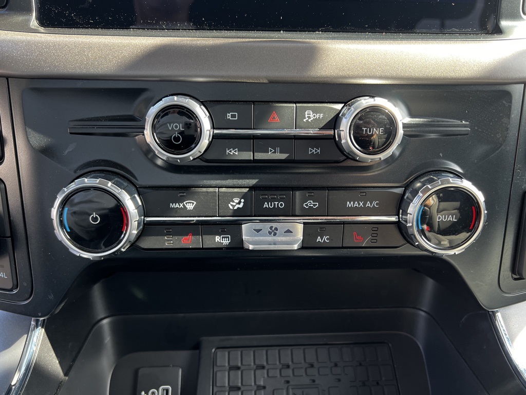 2025 Ford F-150 XLT photo 12
