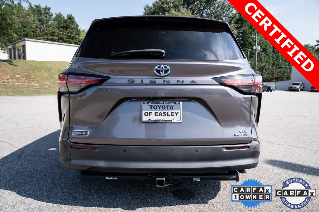 2021 Toyota Sienna XLE photo 6
