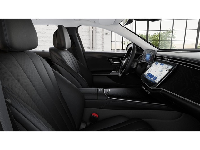 2025 Mercedes Benz E 450 4MATIC photo 4