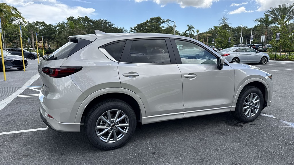 2025 Mazda CX-5 2.5 Select photo 4
