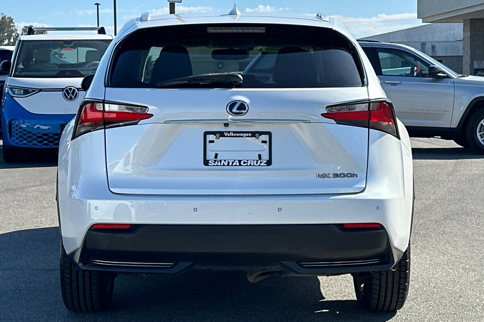 2016 Lexus NX 300h Luxury photo 4