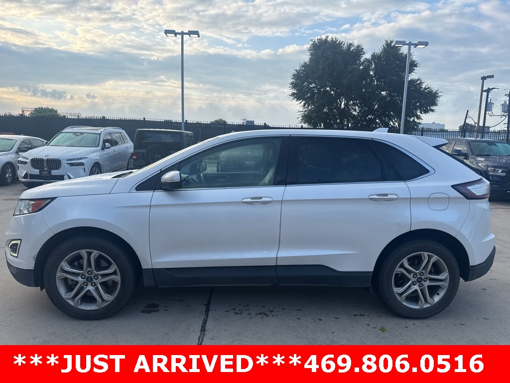 2016 Ford Edge Titanium photo 2