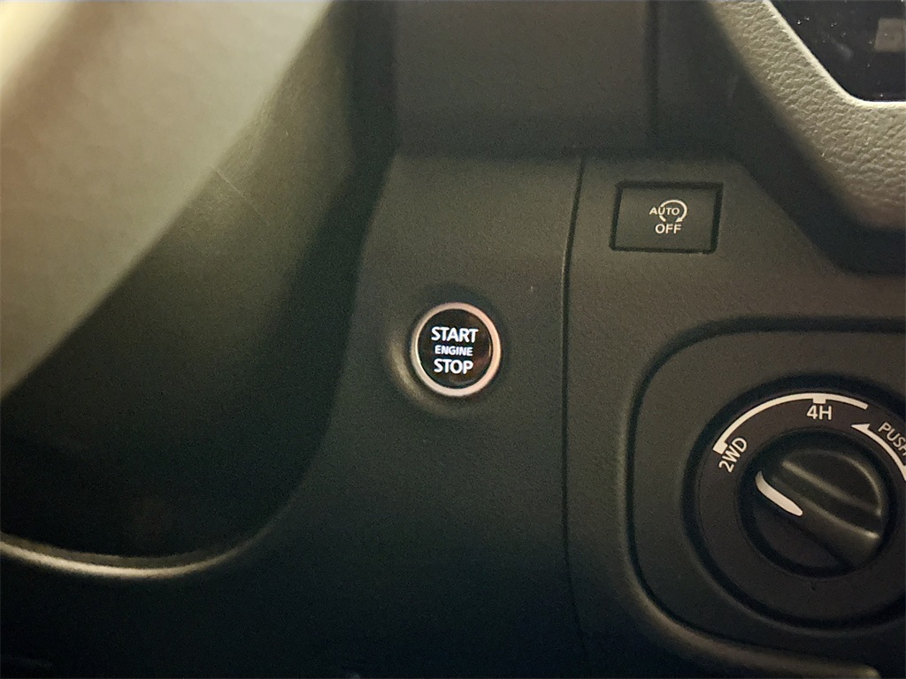 2025 Nissan Frontier PRO-4X photo 32
