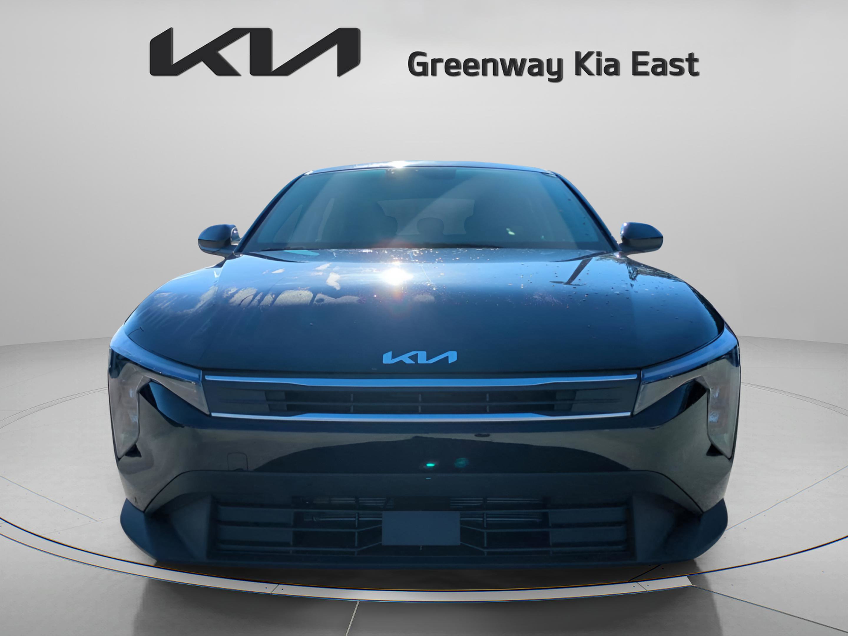 2025 Kia K4 LXS photo 2