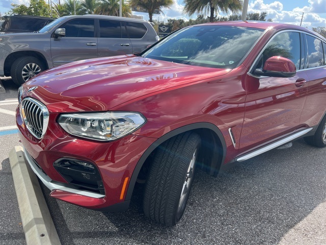 2021 BMW X4 30i's photo