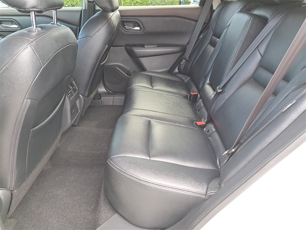 2021 Nissan Rogue SV photo 11