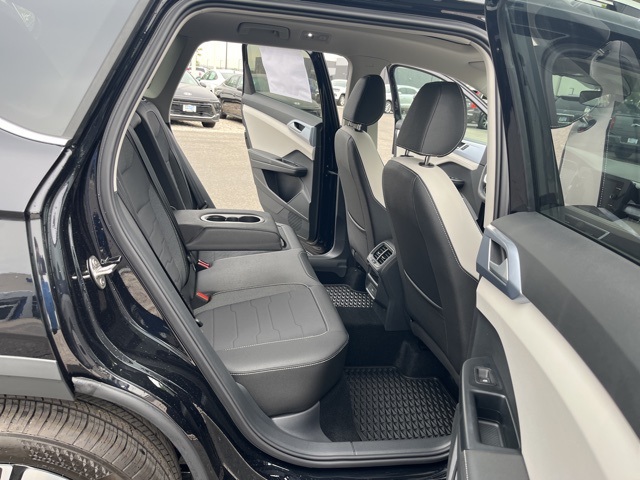 2025 Volkswagen Taos SE photo 19
