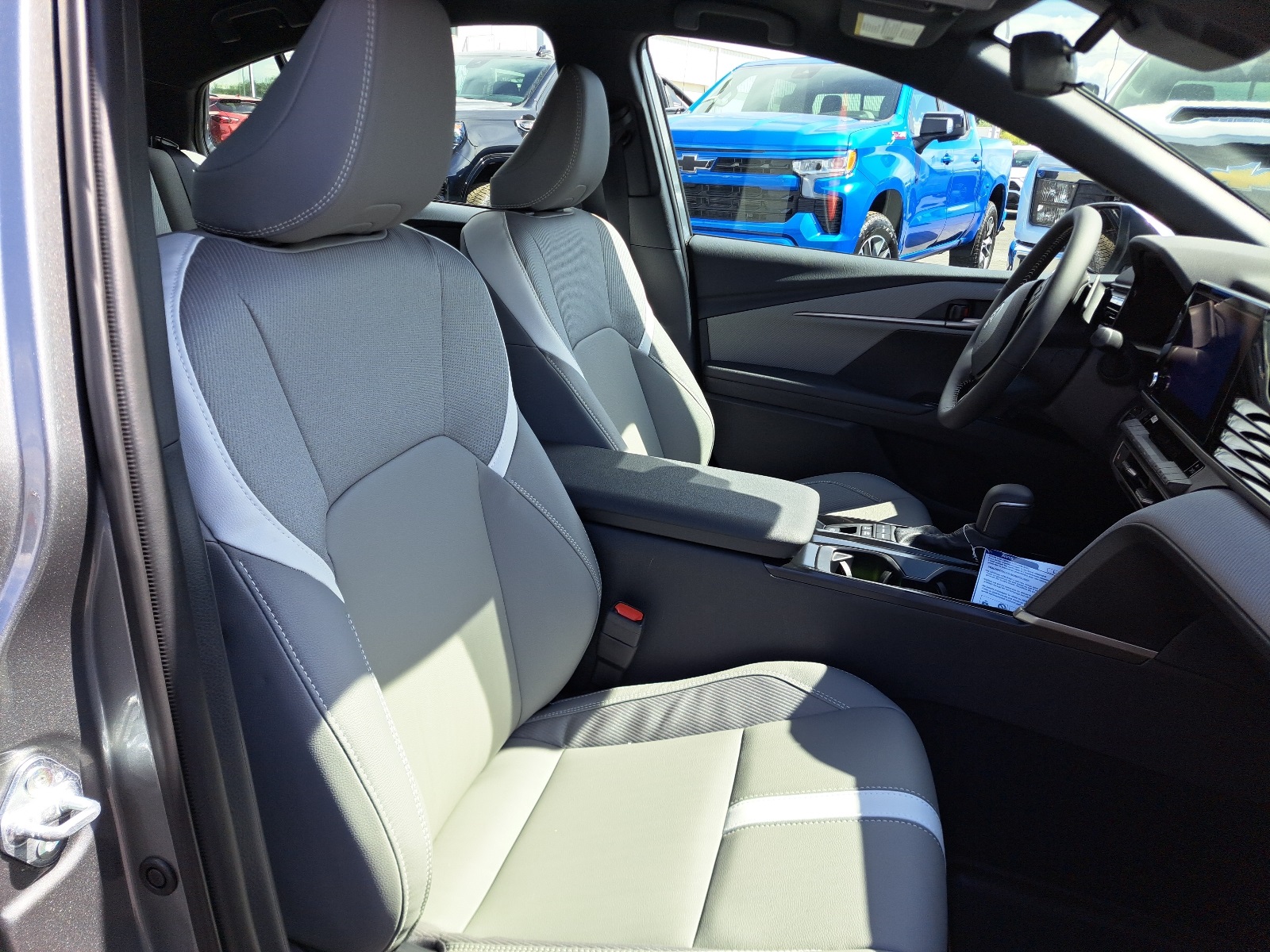 2025 Toyota Camry SE photo 24