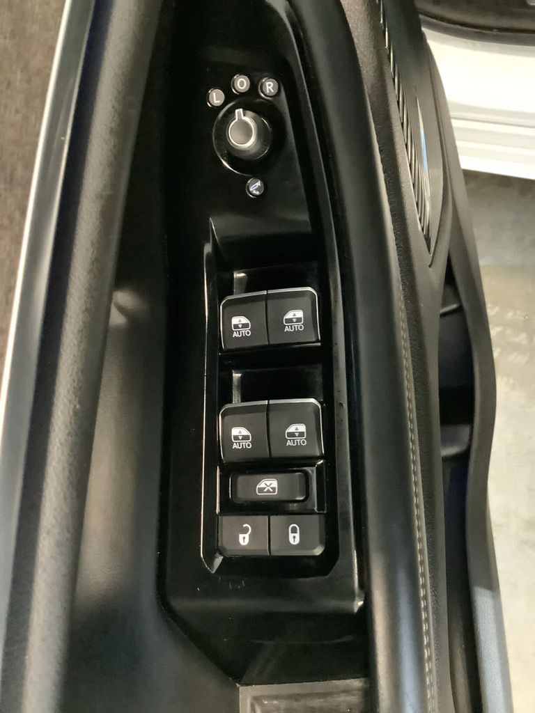 2022 Jeep Grand Cherokee Overland photo 15