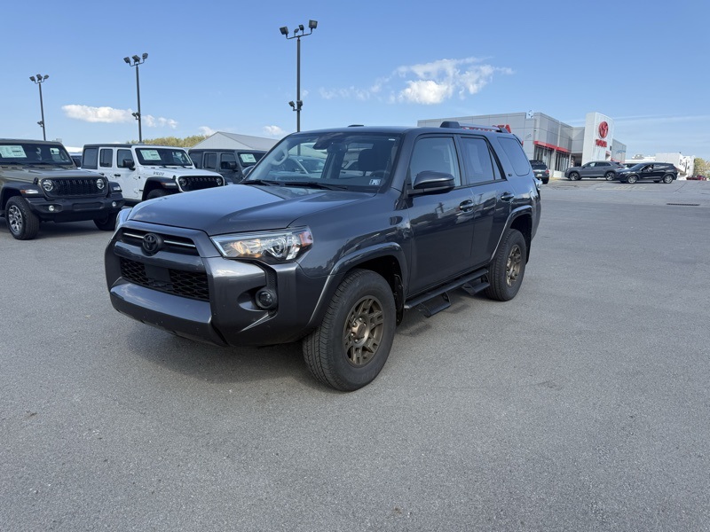 2023 Toyota 4Runner SR5 photo 3