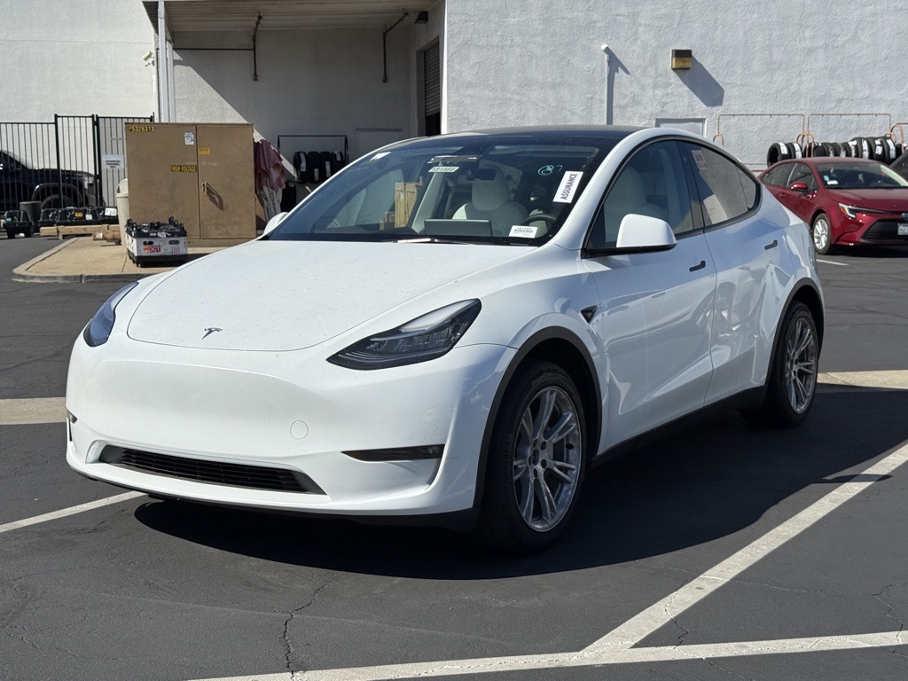 2023 Tesla Model Y Long Range photo 3