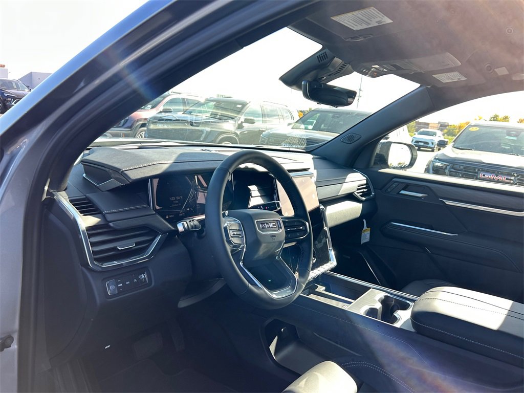 2026 GMC ACADIA - Image 16