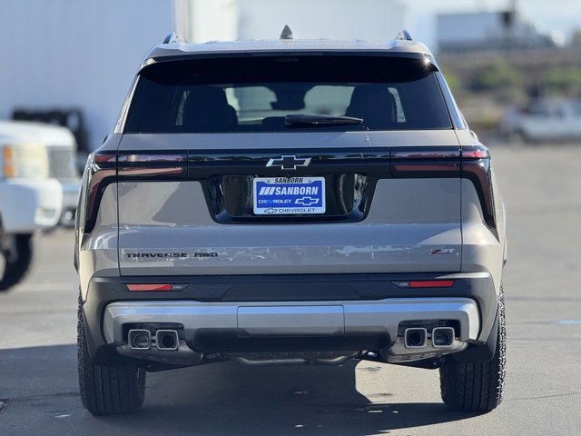 2026 Chevrolet Traverse Z71 photo 3