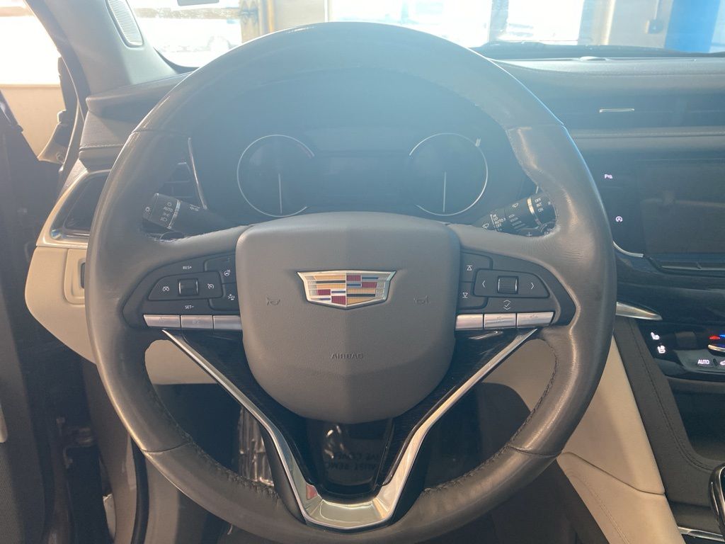 2023 Cadillac XT6 Premium Luxury photo 2