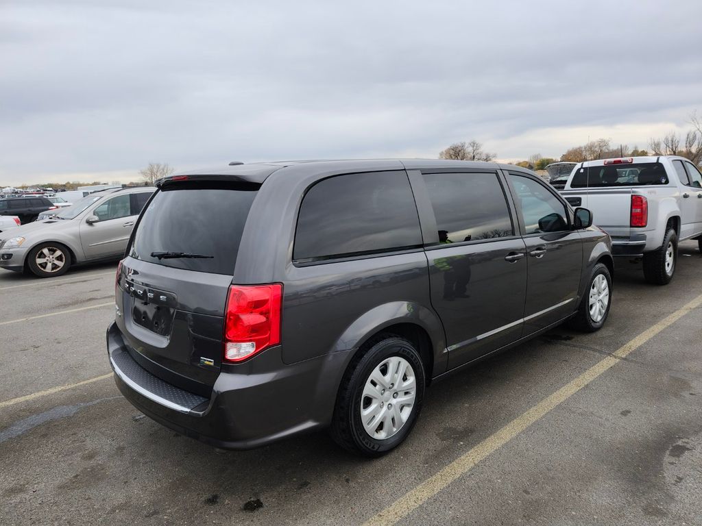 2018 Dodge Grand Caravan SE photo 2