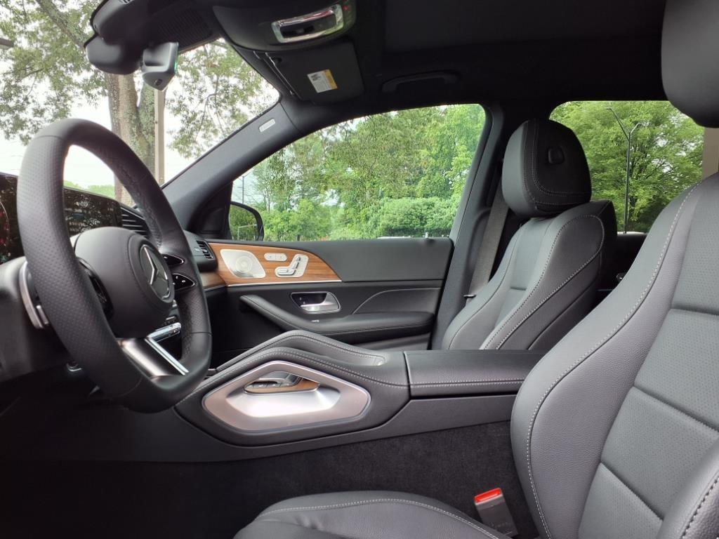 2025 Mercedes Benz GLS 450 4MATIC photo 10