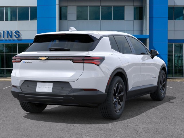 2026 Chevrolet Equinox LT photo 2